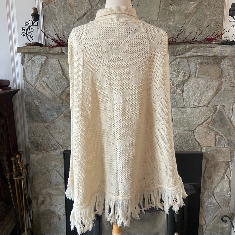 1970’s Butterfly Knit Shawl - Picture 7 of 9